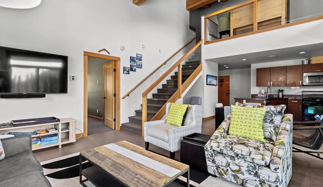Modern 3 bedroom loft apartment in village centre