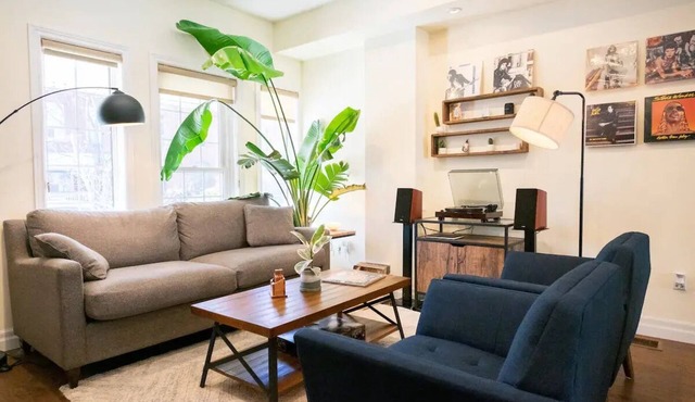 Modern 4BR Toronto Home | Record Player, Offices
