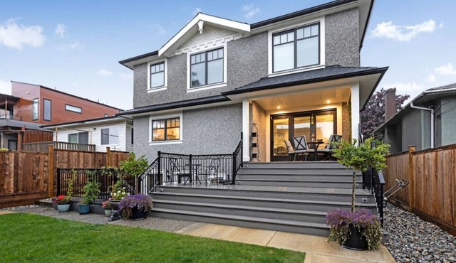 Modern 5-Bedroom Vancouver Home in Peaceful Area