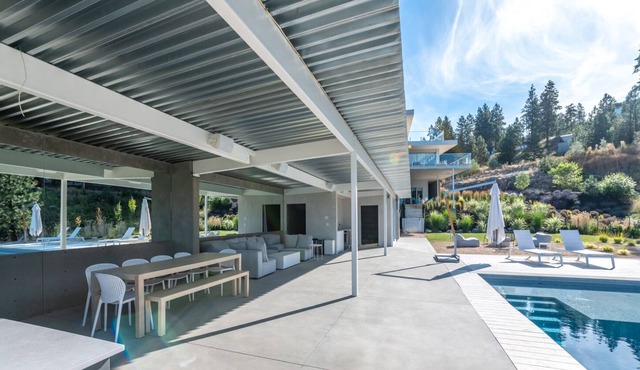 Modern 5 Bedroom Villa - Summer Rental