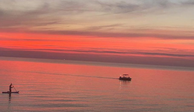 Modern Beach House long stay discounts