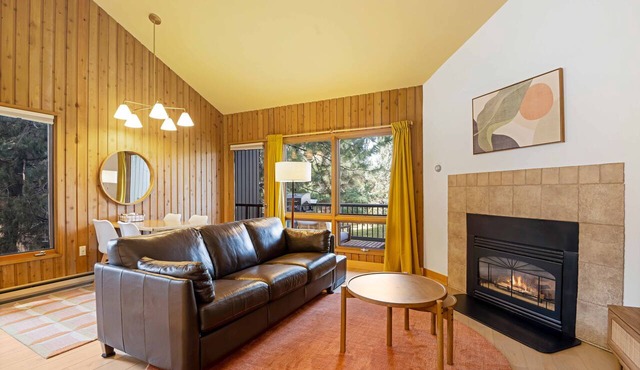 Modern Bend Getaway Near Downtown + Pool & Hot Tub in Bend