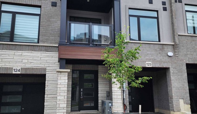 Modern, bright and private 2 bedroom, 2 full bathroom