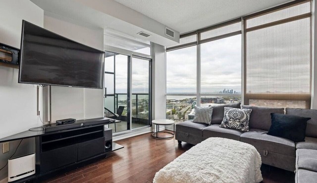 Modern Condo Near Waterfront Trails - FREE Parking