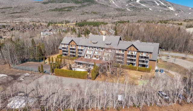 Modern Condo with Pool | Le Rendez-Vous