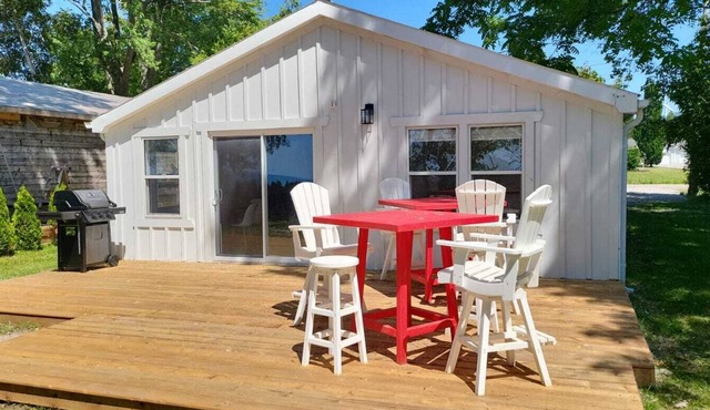 Modern Cottage on the Water - Newly Renovated!