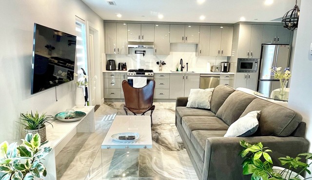 modern cozy house in new westminster