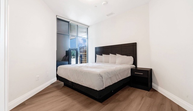 Modern Fully Furnished Deluxe 2 Bedroom Condo