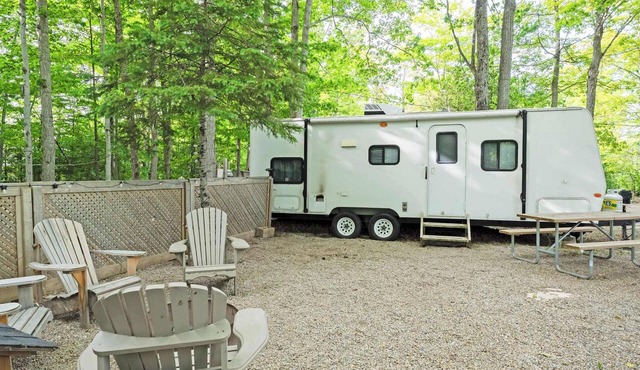 Modern Glamping RV | Near Tobermory & Grotto