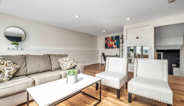Modern King Suite with 1 bedroom + sofa bed West Lethbridge