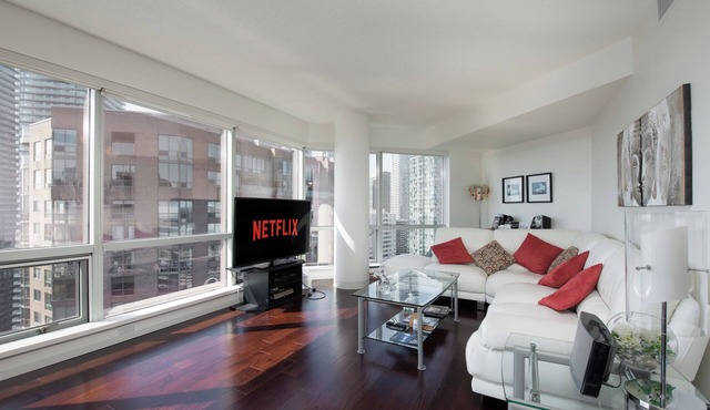 Modern large 1,170 sq.ft two-bedroom and two-bathroom condo on Bay