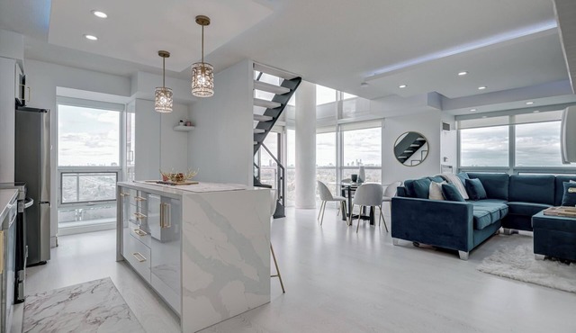 Modern Loft - Lower Penthouse Corner Suite! With shared outdoor pool!