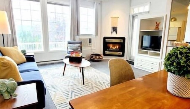 Modern/Pool & Golf Nearby/King Bed/BBQ