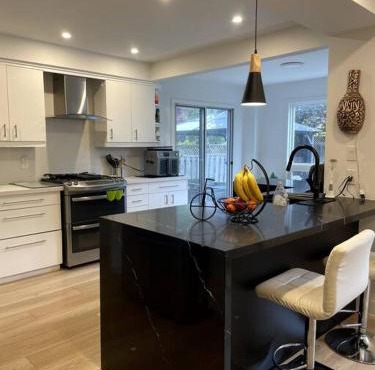 Modern, Spacious & Great Location Home