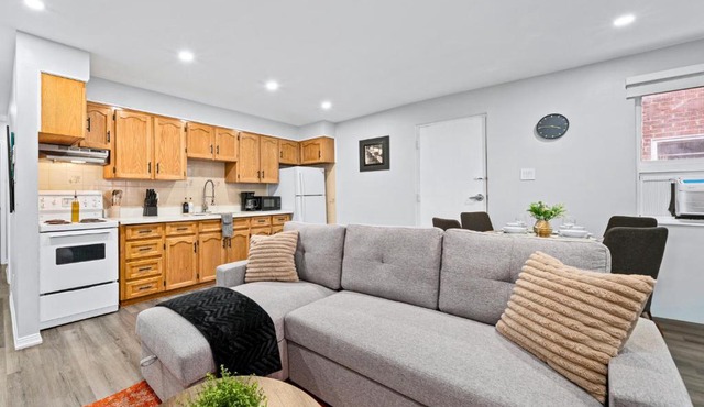 Modern Suite Near Dufferin Grove Transit Line
