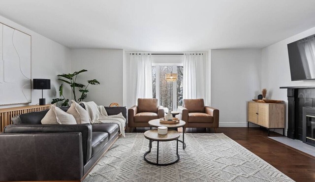 Modern Townhouse Near Gatineau Park & Ottawa