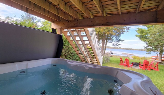 Modern Waterfront Home on Georgian Bay w/Hot Tub!
