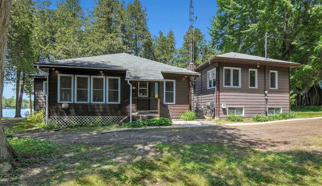 Modern Waterfront Big Rideau Lake Retreat with Stunning Views