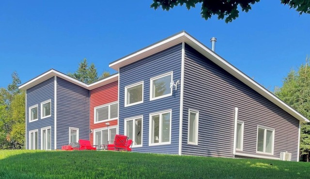 Modern Waterfront Cottage