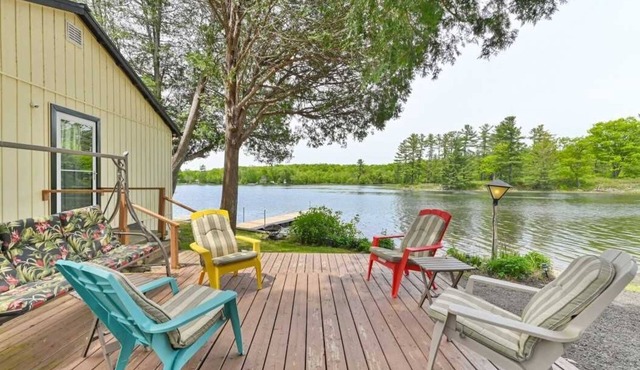 Moira Lakeside Cottage