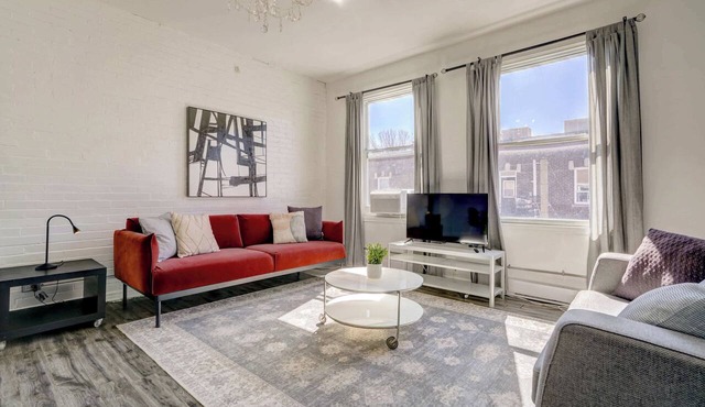Mont-Royal Ave Apartment with Private Studio Suite