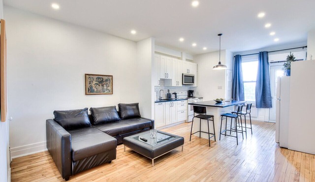 Montreal Classic Style 2br Apt