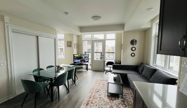 Mordern Brand new 2 Bedroom Townhome close to Airport and shopping centres