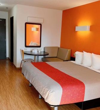 Motel 6-Regina, SK