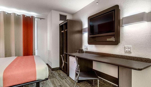 Motel 6-Saskatoon, SK
