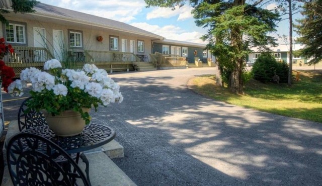 Motel Des Cascades: Whirlpool Superior Room