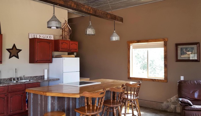 Mountain Valley Getaway II - Perfect for Snowmobilers! in Centennial