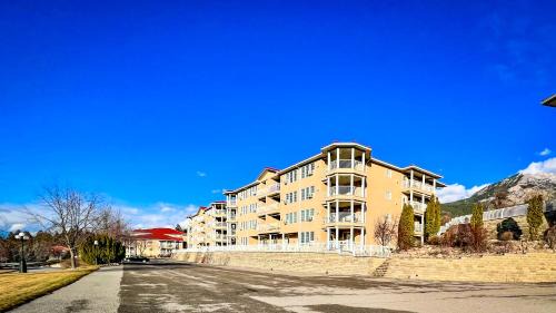 Mountain View Suites by StayIn