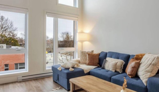 MTL Trendy Hideaway in Rosemont