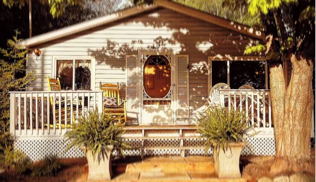 My Blue Haven | a cottage retreat close to the beach and steps from Sauble River