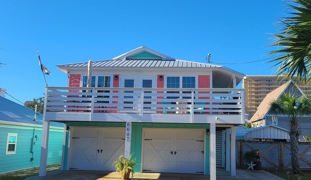 NashShell Beach Cottage, Sleeps 4. Walk to the beach, Pets considered. No stairs in Panama City