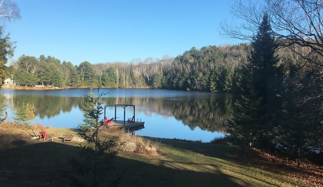 Nature’s Quiet Call – A Peaceful Lakeside Retreat Near Bancroft.
