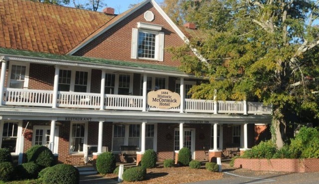 Near Augusta: Experience Historic Hotel Charm, Boutique Country Luxe-8 bedrooms in McCormick