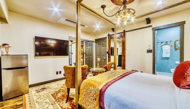 Neocolonial Nouveau Kensington Vacation Home