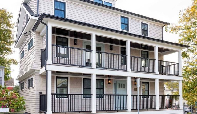 NEW CONSTRUCTION Entire Sancerre House in Newport’s Yachting Village in Newport