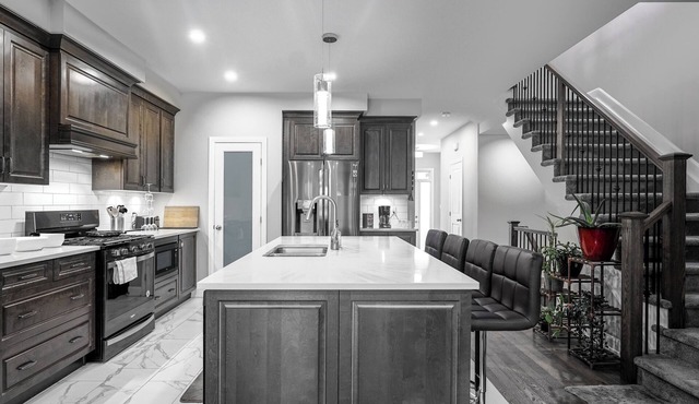 New Gorgeous Home In Carleton Place, Close to Beach BoatLaunch |20 Min To Ottawa