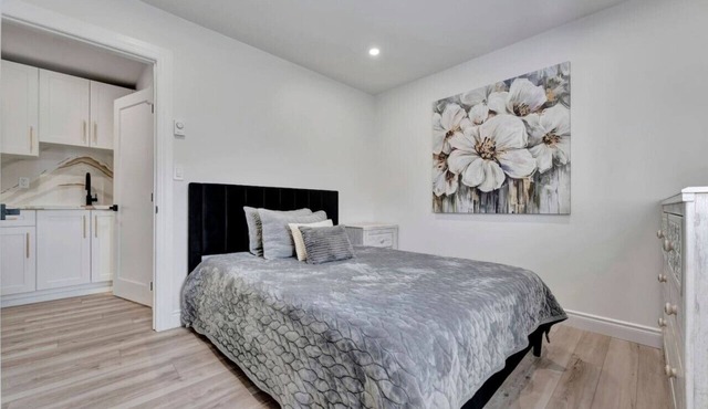 NEW! Luxury 1BR - 5 minutes to Port Dover Beach