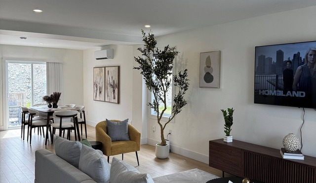New Luxury 3-Bedroom Getaway| Parking| Patio