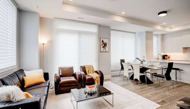 New Luxury 4 BR Townhome with Roof Terrace in Bayview Village