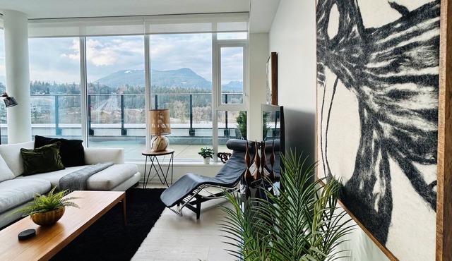 New Penthouse - 3 Bedrooms with spectacular views .
