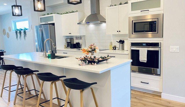 *NEW*Single House*Rogers Place/Downtown*10MINS