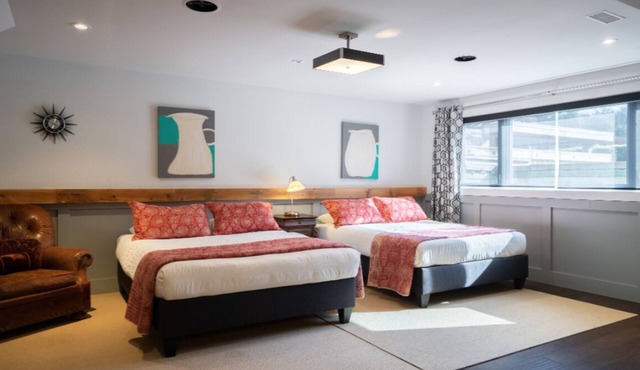 🍷 NEW to VRBO - Cozy Suite on Family Farm in Wine Country NOTL