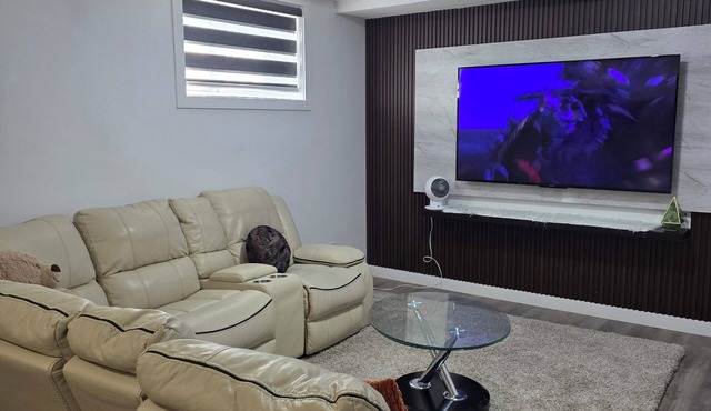 Newly Built Elegant and spacious 2BR suite, Hotel comfort and home convenience
