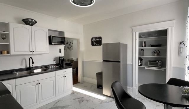 Newly renovated 2 bedroom apartment