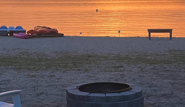 Newly renovated 3 BR beachfront w/panoramic view of Sebago Lake, Raymond, ME