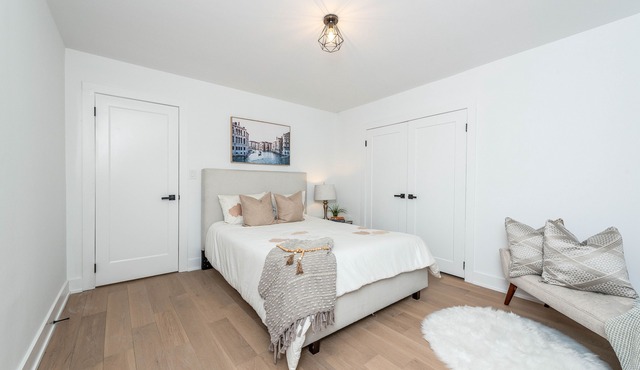 Newly renovated 4 Rooms and 3 Baths Suite w/Parking by Pearson Airport